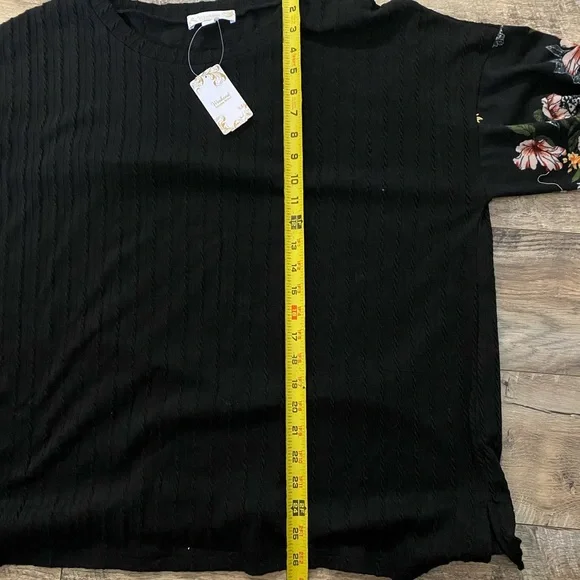 Weekends by Suzanne Betro Blouse - Picture 9 of 10